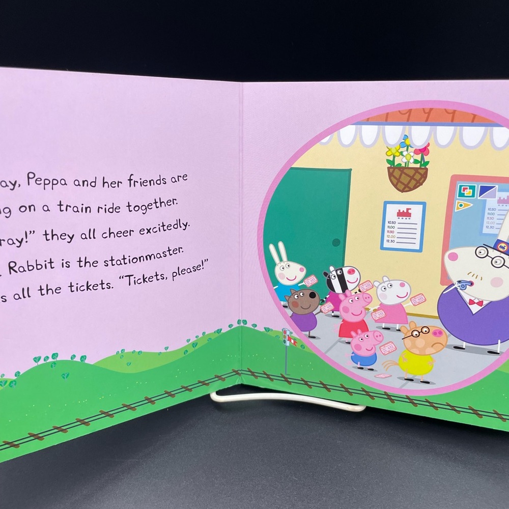 Peppa and the Big Train board book for children - Picture 2 of 5